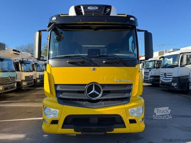 Hűtős teherautó MERCEDES-BENZ ANTOS 2540 L Kühlkoffer 8,2 m LBW 2 T*CARRIER