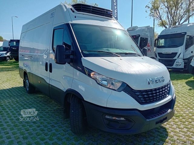 Fourgon isotherme frigorifique IVECO 35S16