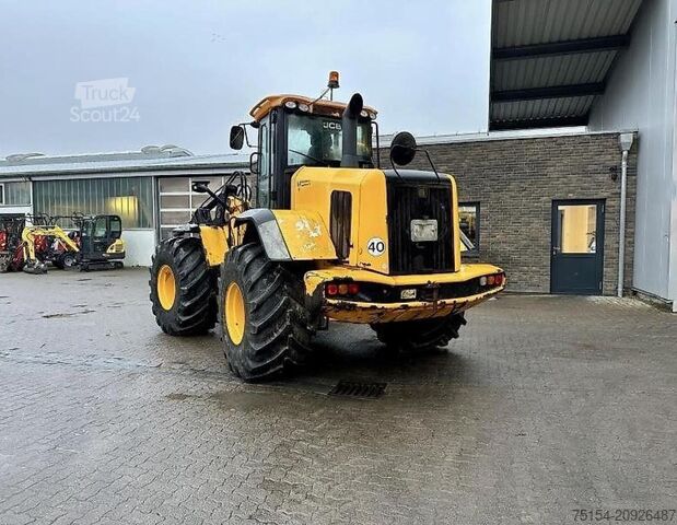 Riteņu iekrāvējs JCB 427 HT Agri