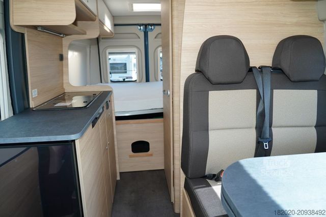 Asuntoauto ROADCAR R 600 (52) AHK, Markise