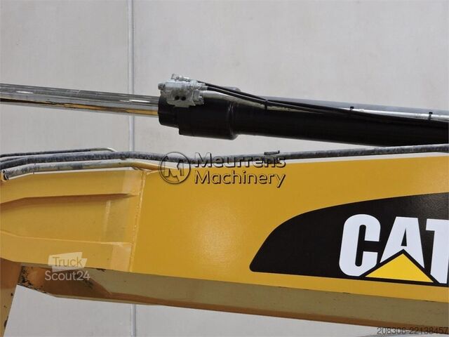 Kolesový bager CATERPILLAR M318F