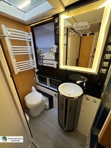 Daļēji integrēta kemperis LMC Liberty 708 G Individual