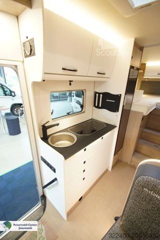 Autorulotă semi-integrată BÜRSTNER Lyseo Time Skyline 690 G AUTOMATIK / Winterpaket