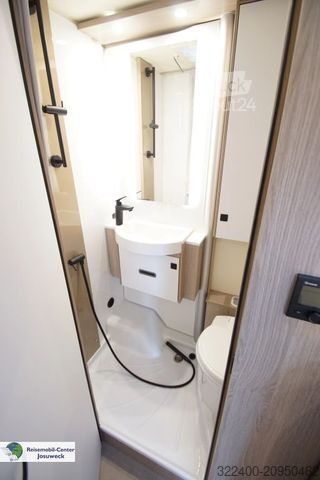 Autorulotă semi-integrată BÜRSTNER Lyseo Time Skyline 690 G AUTOMATIK / Winterpaket