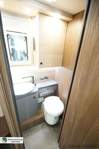 Pusiau integruotas kemperis EURAMOBIL Profila T 726 QF alle Eura Ausstattungspakete