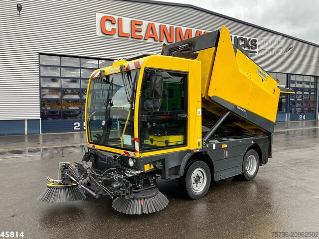 Varredora de rua SCHMIDT CLEANGO 500 with 3-rd brush