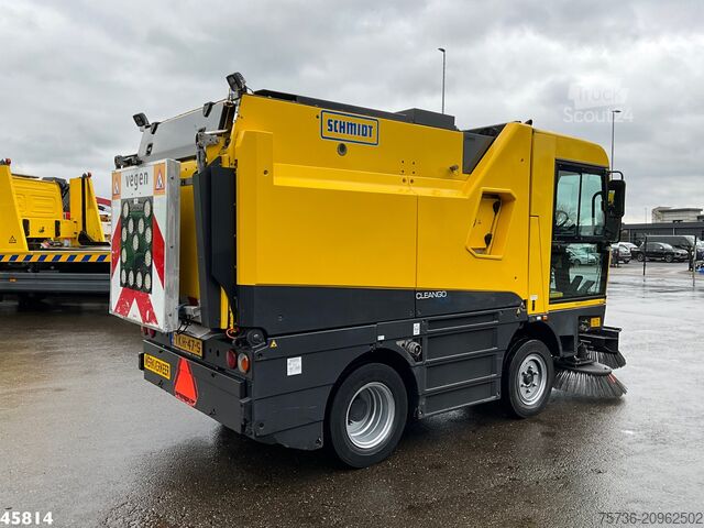 Varredora de rua SCHMIDT CLEANGO 500 with 3-rd brush
