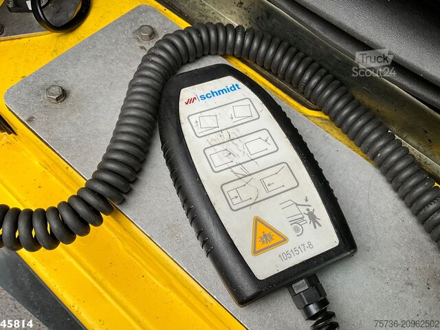 Varredora de rua SCHMIDT CLEANGO 500 with 3-rd brush