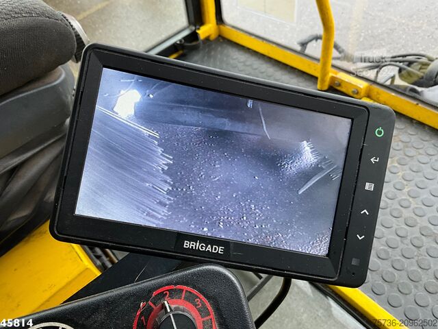 Varredora de rua SCHMIDT CLEANGO 500 with 3-rd brush