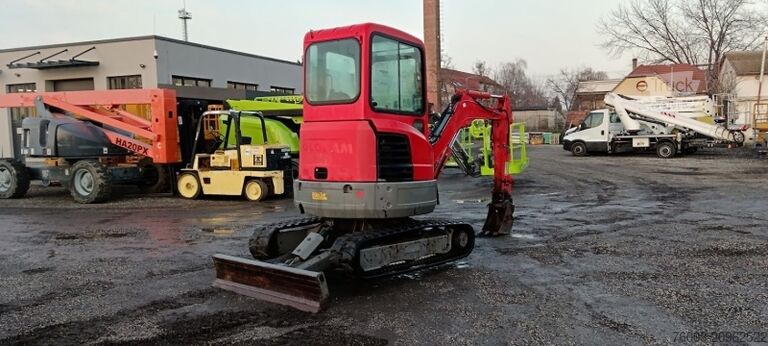 Miniexcavadora Bobcat E26