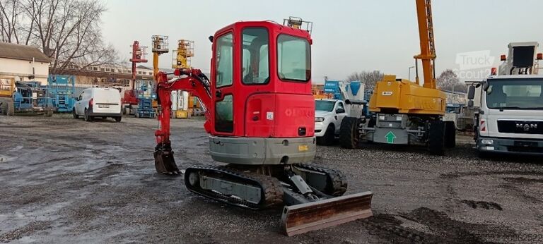 Miniexcavadora Bobcat E26