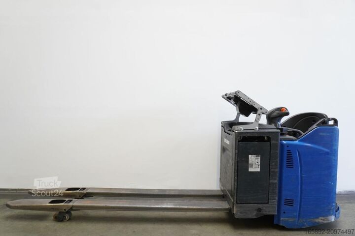 Transpaletă electrică cu platformă pentru operator (stand-on) Linde T 20 SP 131-08