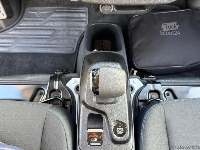 Slēgtais furgons Piaggio Porter NPE con furgonatura in lega leggera