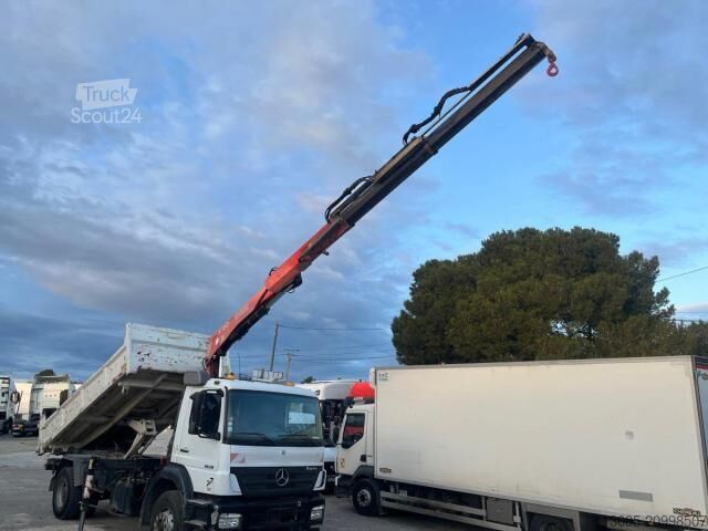 Camion benne à bras amovible Mercedes-Benz 1828