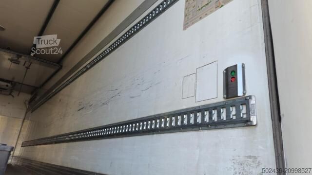 Refrigerated truck Renault Premium 270 DXI