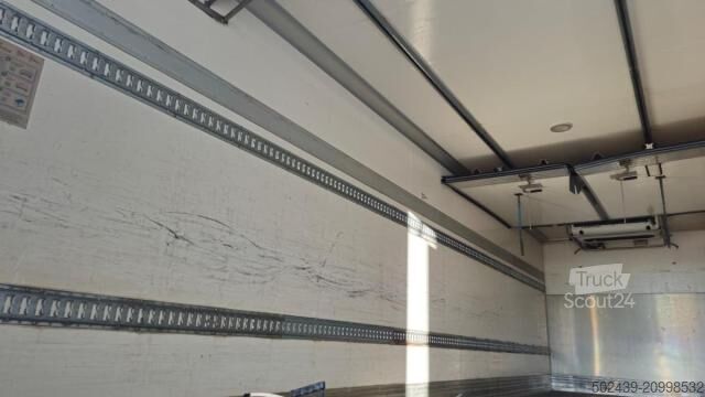 Refrigerated truck Renault Premium 270 DXI