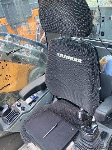 حفارة مجنزرة LIEBHERR R926 Compact