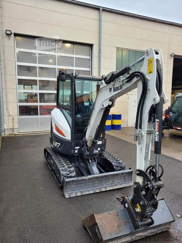 Mini-pelle BOBCAT E27