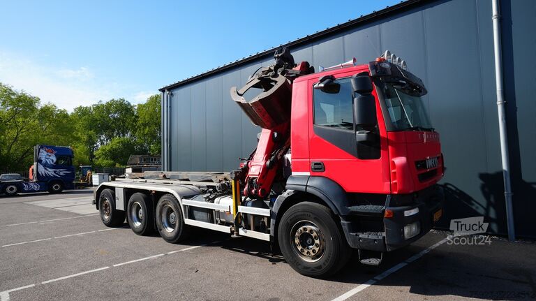 Krano sunkvežimis Iveco Trakker 410 8x4 Cable system with Crane