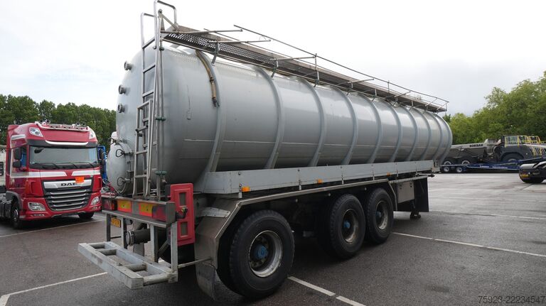 Nádrž GS 3 AXLE WATER TANK TRAILER