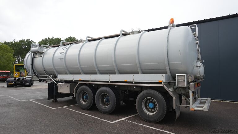 Nádrž GS 3 AXLE WATER TANK TRAILER