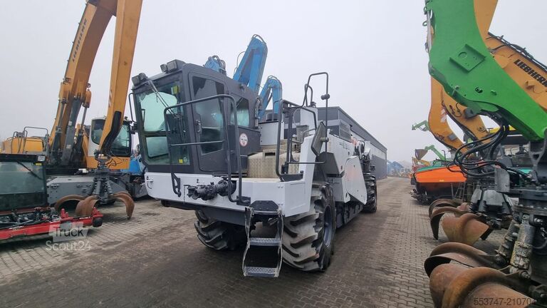 Wegenbouwmachine Wirtgen WR 2400