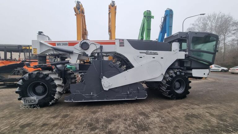 Wegenbouwmachine Wirtgen WR 2400