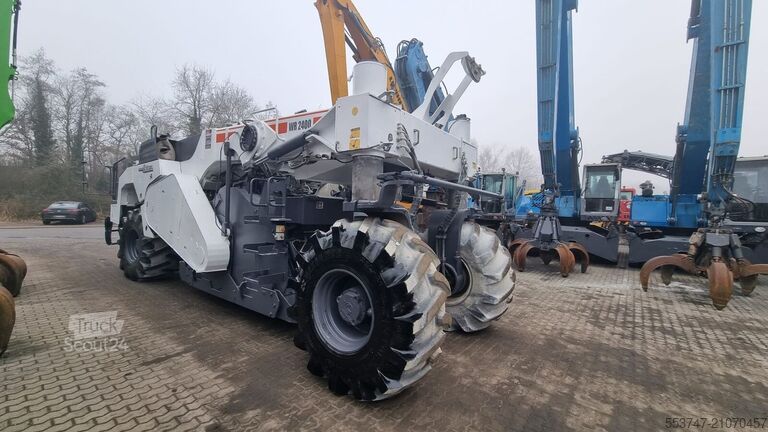 Wegenbouwmachine Wirtgen WR 2400
