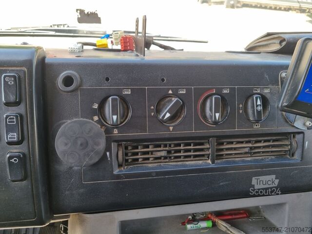 Vuilniswagen Mercedes-Benz Vario 818 D