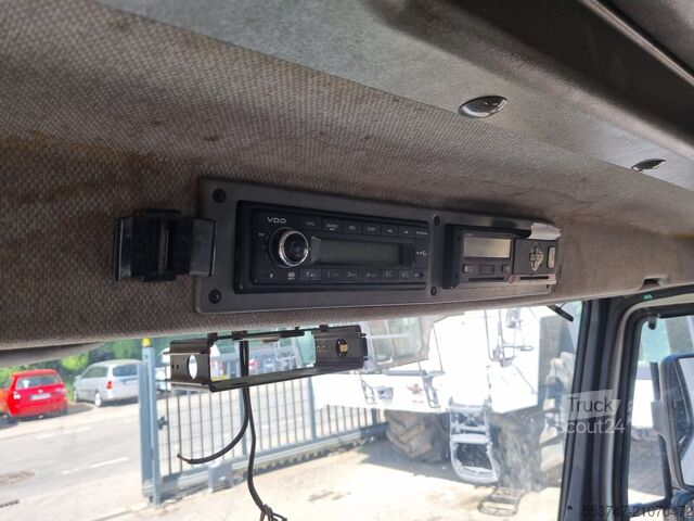 Vuilniswagen Mercedes-Benz Vario 818 D