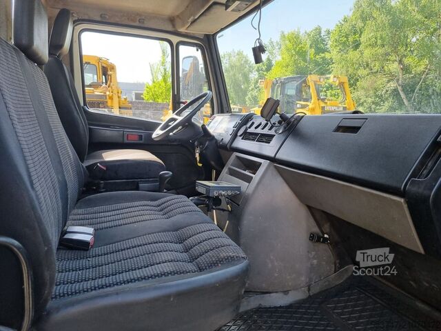 Vuilniswagen Mercedes-Benz Vario 818 D