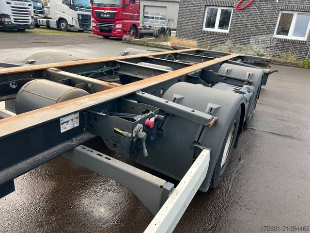 Напівпричіп зі змінним шасі KRONE ZZ / Jumbo 7,82/ Tandem / Zwillingsbereift 17,5/