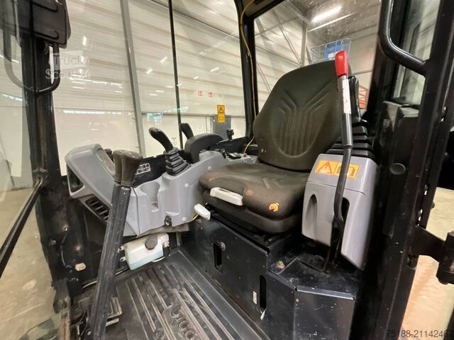 Mini bager Kubota U 27-4