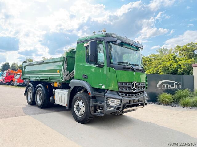 Háromirányú billenő teherautó MERCEDES-BENZ Arocs 2646 6x4 MEILLER Kipper 15TKM AHK