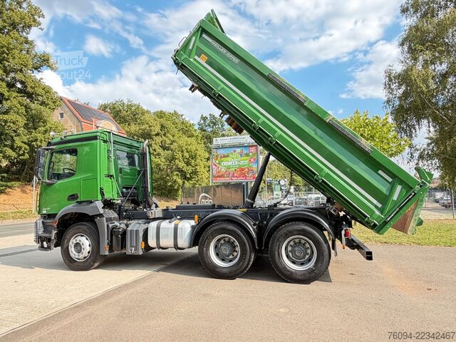 Háromirányú billenő teherautó MERCEDES-BENZ Arocs 2646 6x4 MEILLER Kipper 15TKM AHK