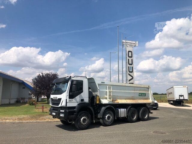 Самосвал IVECO Trakker 450 AD410T15