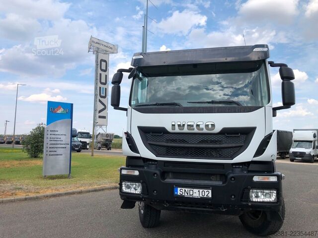 Самосвал IVECO Trakker 450