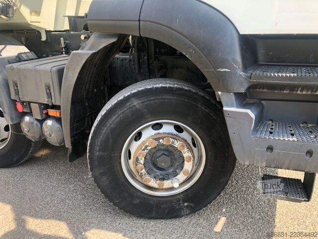 Самосвал IVECO Trakker 450