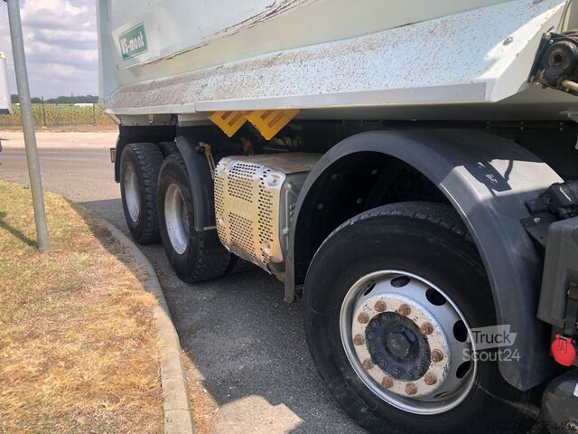 Самосвал IVECO Trakker 450