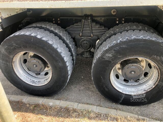 Самосвал IVECO Trakker 450
