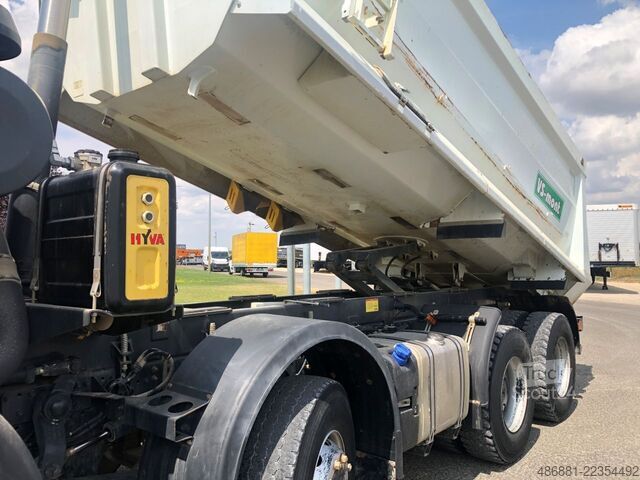 Самосвал IVECO Trakker 450