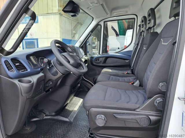 Camión caja IVECO 70C18HA8/P