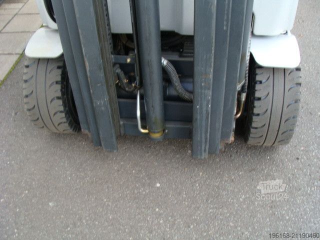 Čelní vysokozdvižný vozík STILL RX 20 - 20 TRIPLEX - FREIHUB - SEITENSCHIEBER