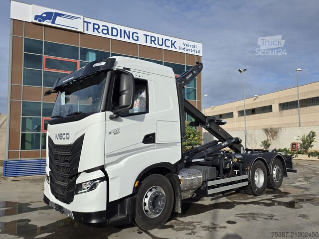 Kamion s kipom s pomičnim kontejnerom Iveco X WAY 260T50