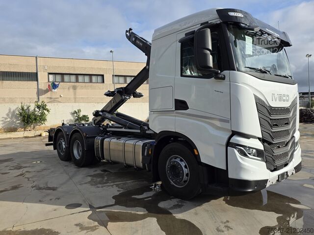 Kamion s kipom s pomičnim kontejnerom Iveco X WAY 260T50