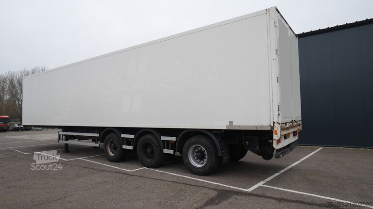 Suitcase Jumbo Closed box trailer with chain system