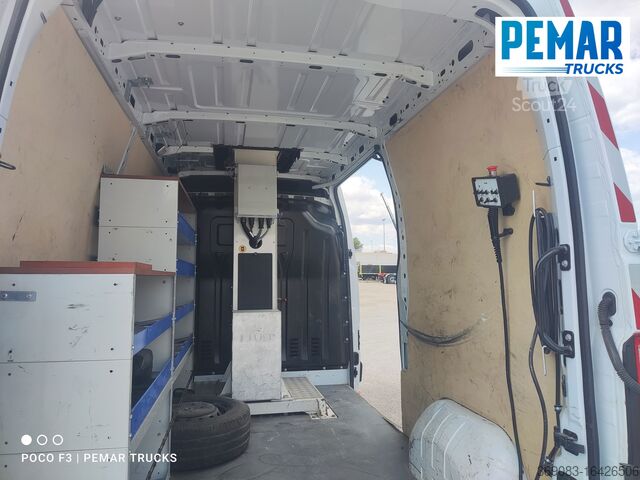 Personalisierter Lieferwagen RENAULT MASTER 2.3 DCI CESTA ELEVADORA