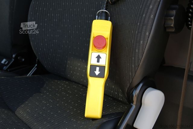 Savitarnos furgonas FUSO CANTER 3C15 SCATTOLINI 3-Seitenkipper KAMERA AHK