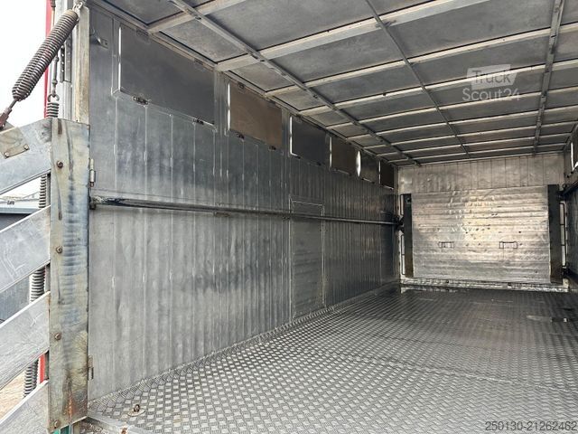 Viehtransporter LKW MERCEDES-BENZ Atego 1230L 4x2 1.Stock Viehtrasporter