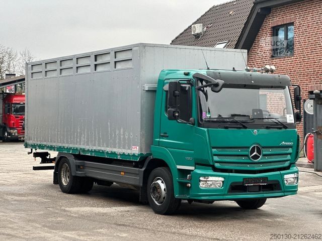 Viehtransporter LKW MERCEDES-BENZ Atego 1230L 4x2 1.Stock Viehtrasporter
